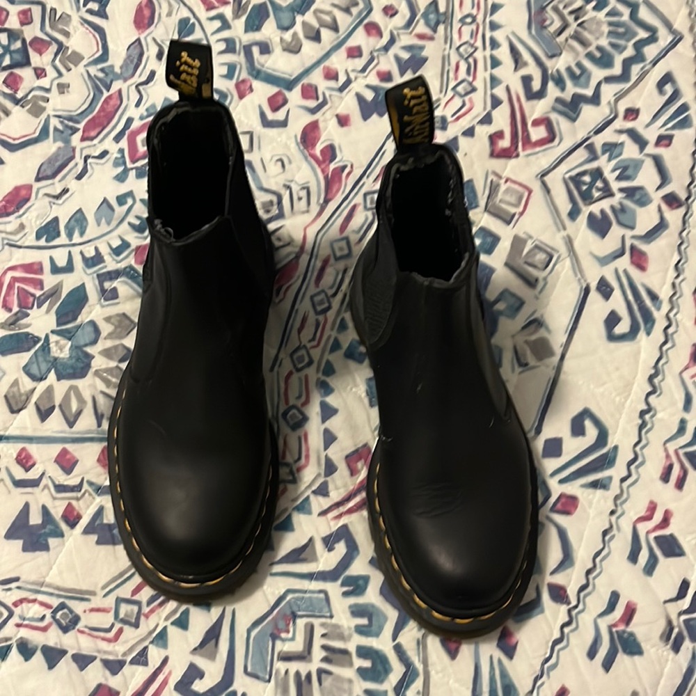 Doc Marten slip resistant Chelsea boot 2976